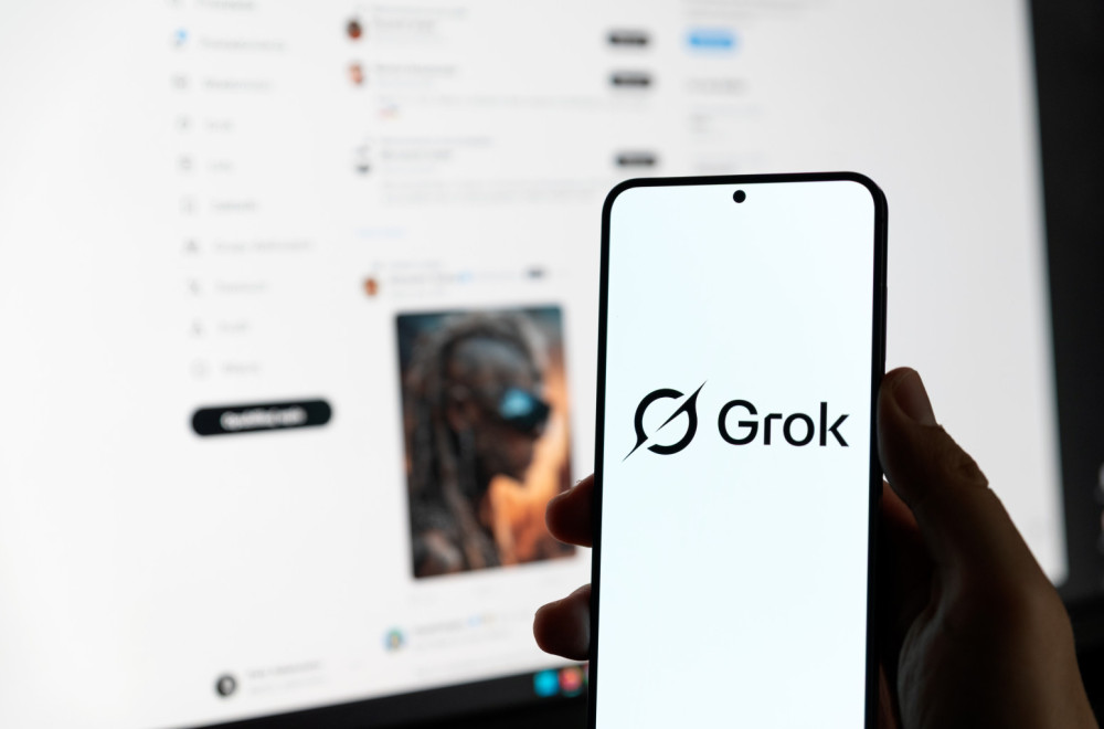 Grok AI i dalje "svlači" ljude na slikama bez njihovog pristanka