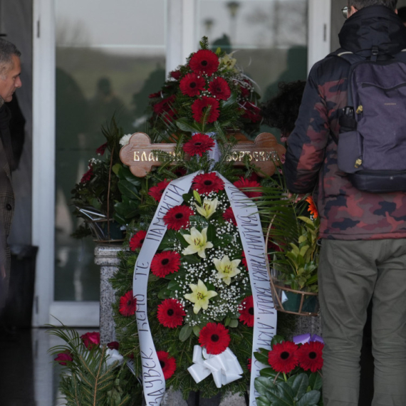 Sahrana Beti Đorđević: Detalj na krstu sve iznenadio