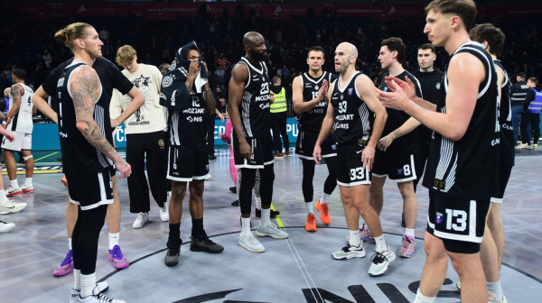 Ko će prvi pronaći mir u sopstvenom haosu? FOTO/VIDEO