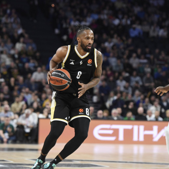 Senzacija u Evroligi: Bivši košarkaš Partizana "pomogao" Zvezdi!