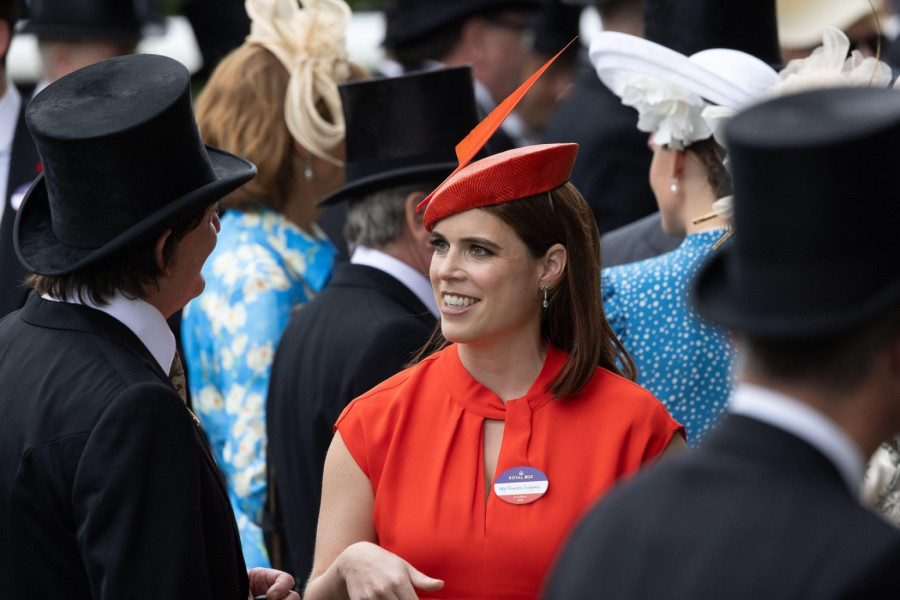 Senka Epstajna nad kraljevskom porodicom: Princeza pod pritiskom očevih afera