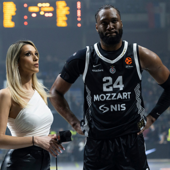 Bruno Fernando za "dlaku" MVP