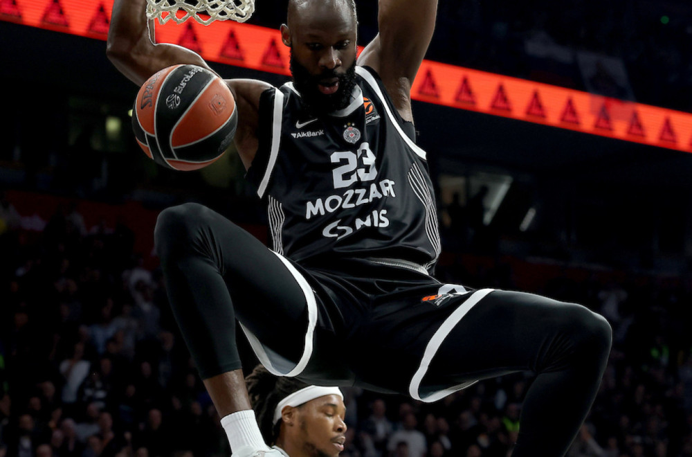 Partizan zakucao PAO