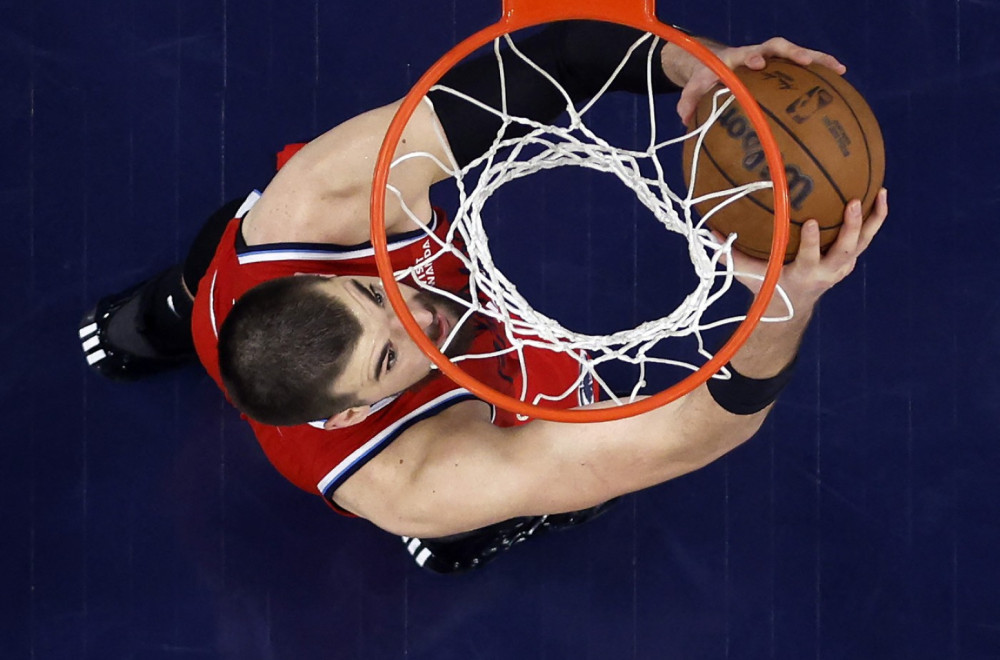 Surova NBA liga – Hrvat u danu u kom je postao otac poslat 3.000 km dalje