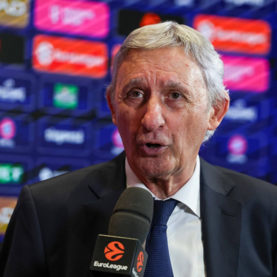 Obraćanje Pešića – može, ali na kom jeziku? VIDEO