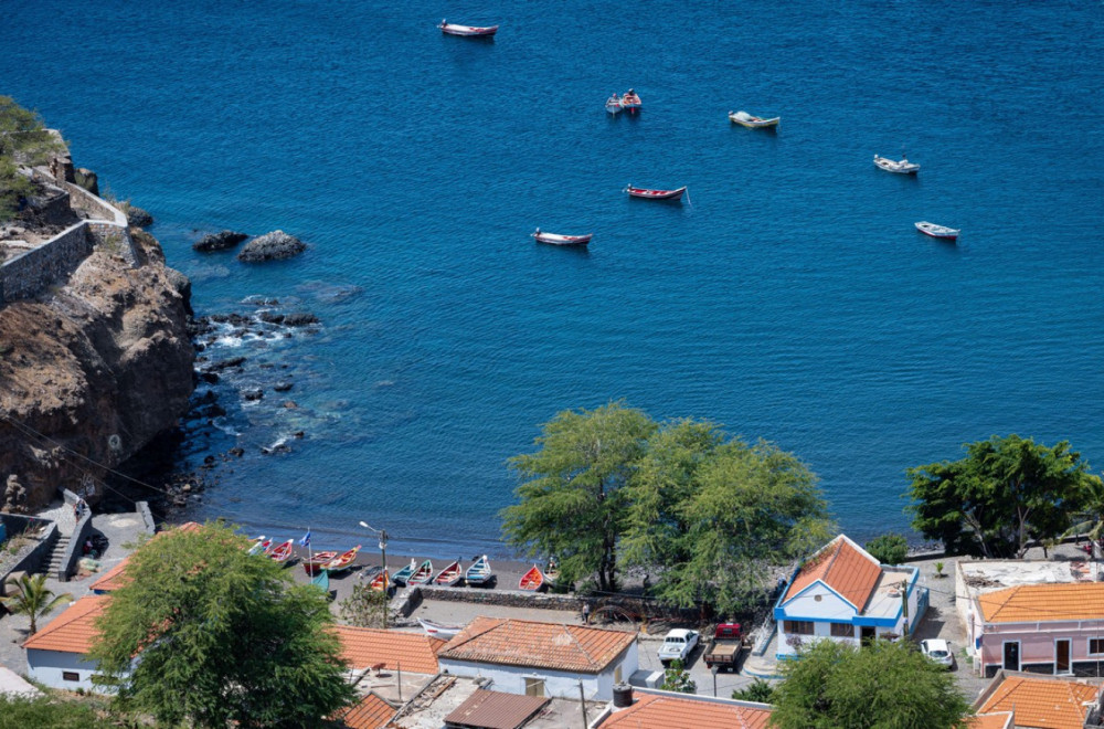 Katastrofa na poznatim ostrvima; Stotine turista se zarazilo: Stiglo hitno upozorenje