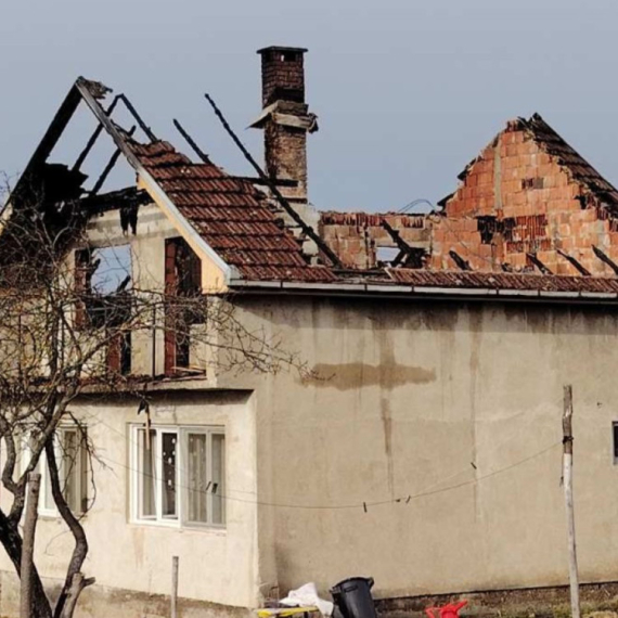 Umesto doma – zgarište: Plamen progutao sve za petnaest minuta FOTO