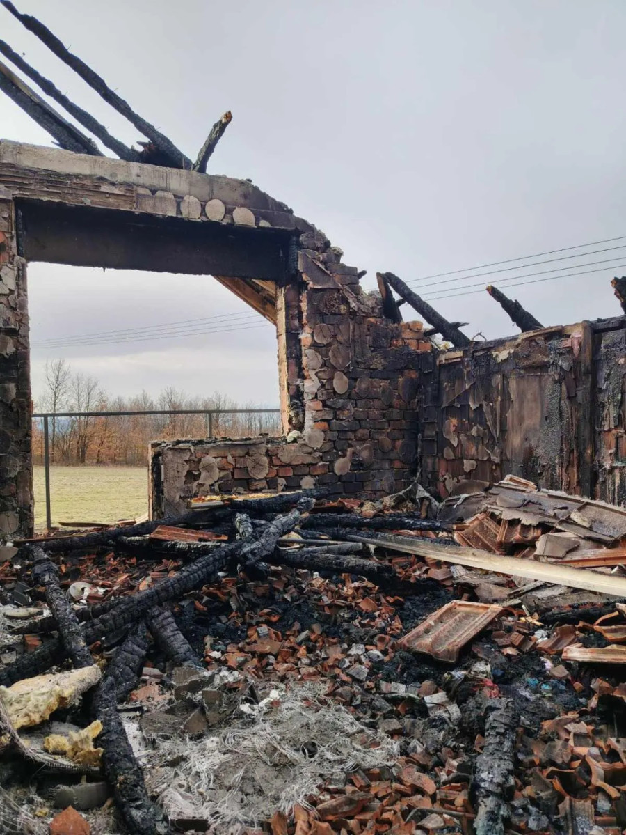 Umesto doma – zgarište: Plamen progutao sve za petnaest minuta FOTO