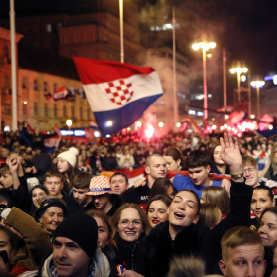 Novo divljanje u Hrvatskoj: U Rijeci na Tompsonovom koncertu podignute desnice; Čulo se "za dom spremni"