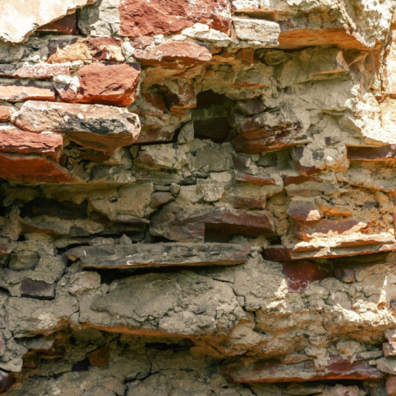 Urušio se zid manastira: Poginula deca FOTO