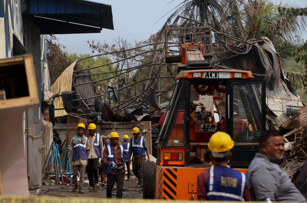 Urušila se zgrada u Indiji: Osam osoba izvučeno, strahuje se da su mnogi zarobljeni FOTO