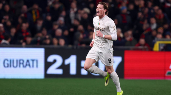 Napoli sa igračem manje do pobede u dubokoj nadoknadi VIDEO