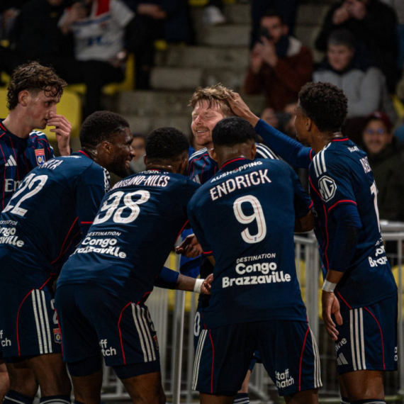 Crveni karton, VAR i stative – Lion poveo i slavio, Nant pretio do kraja!