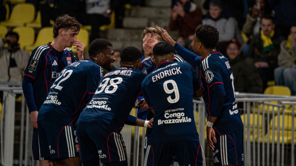 Crveni karton, VAR i stative – Lion poveo i slavio, Nant pretio do kraja!