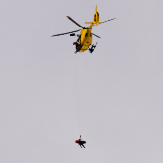 Jauci i plač Lindzi Von – stigao i helikopter