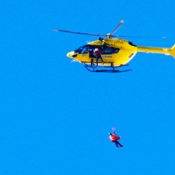 Jauci i plač Lindzi Von – stigao i helikopter