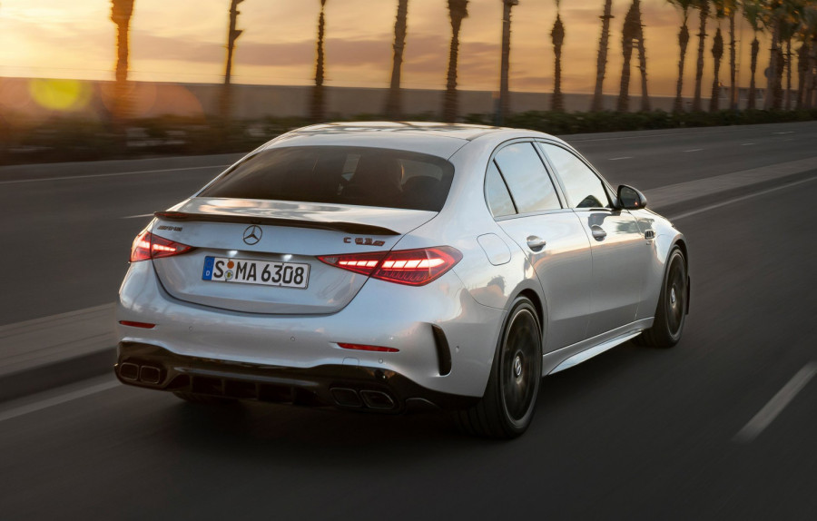 Mercedes ukida C63 sa 4 cilindra: AMG menja strategiju i vraća veće motore