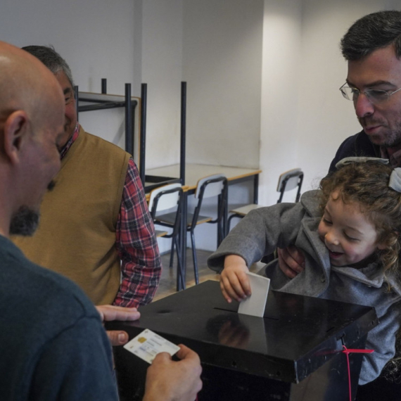 Portugalci izašli na izbore uprkos ekstremnim vremenskim uslovima FOTO/VIDEO