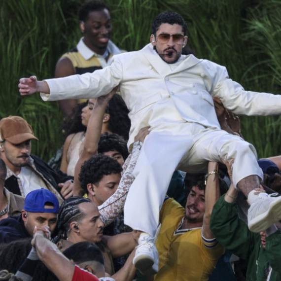 Svet mu aplaudira, on briše sve: Neočekivan potez Bed Banija nakon Superboula FOTO