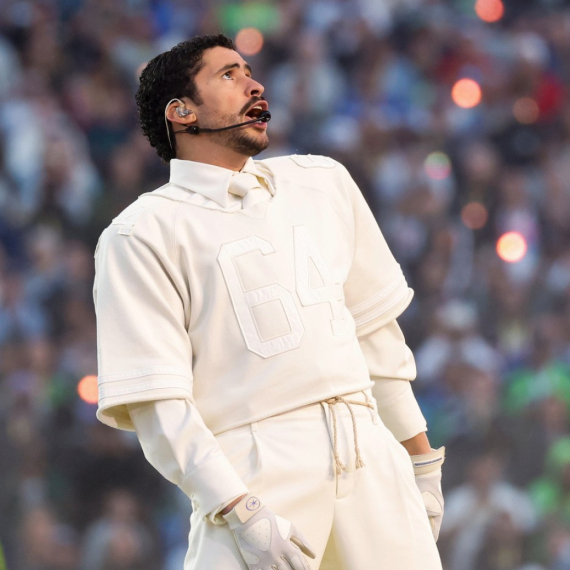 Sve je "prevario": Umesto skupog brenda, nastupio u onom koje Srpkinje obožavaju FOTO/VIDEO