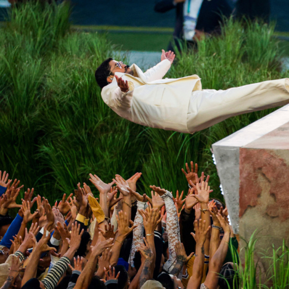 Bed Bani oborio sve rekorde: Njegov nastup najgledaniji ikada na Superboulu VIDEO