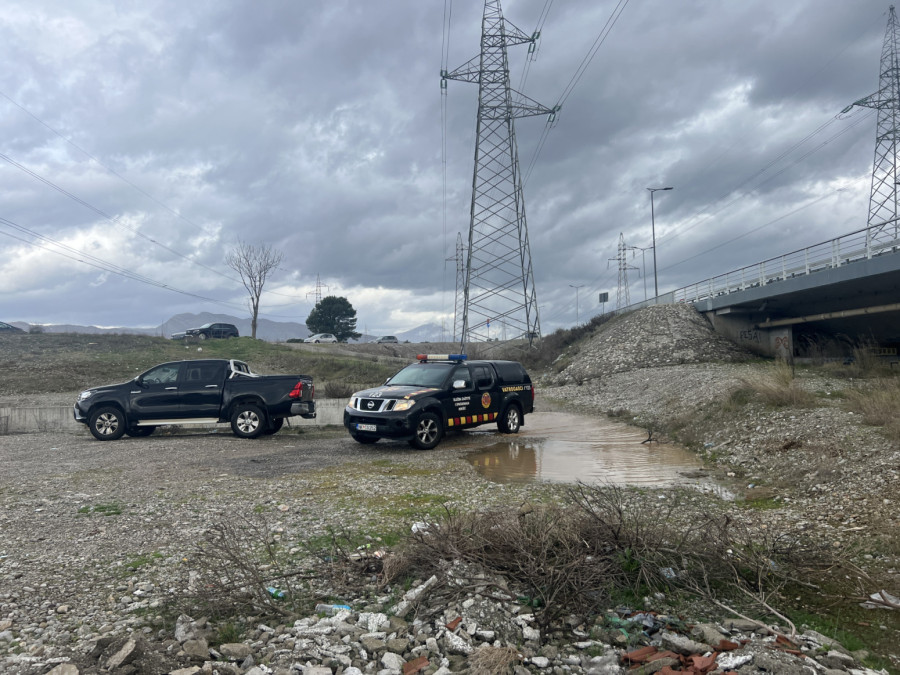 Ekipe i danas na terenu: Ovo su slike sa lica mesta gde je vozilo sletelo u reku Moraču FOTO