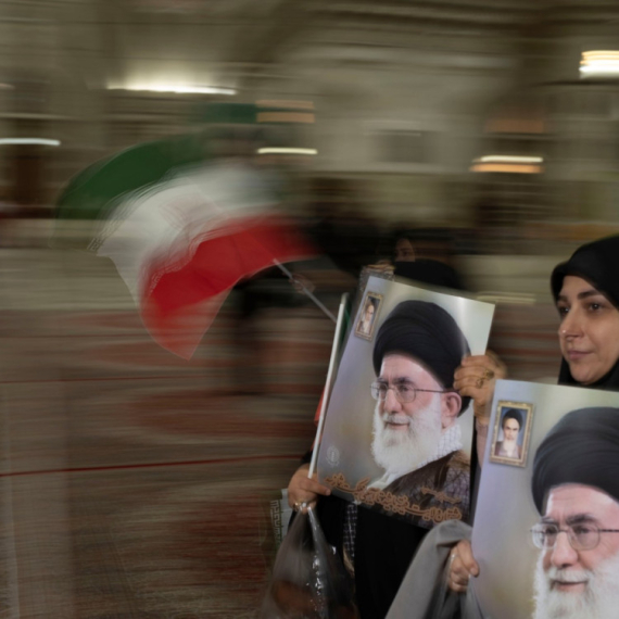 Oglasio se Vrhovni vođa: Ujedinite se i razočarajte neprijatelja VIDEO