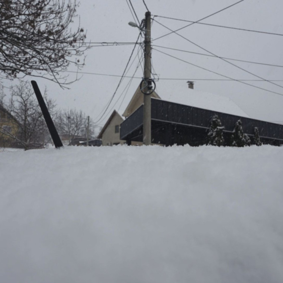 Sneg ponovo okovao Čačak: Dogodilo se više saobraćajnih nezgoda FOTO/VIDEO
