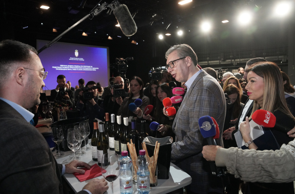 Kina idealna prilika; Vučić obišao proizvođače pića: Prestigli smo mnoge zemlje FOTO/VIDEO