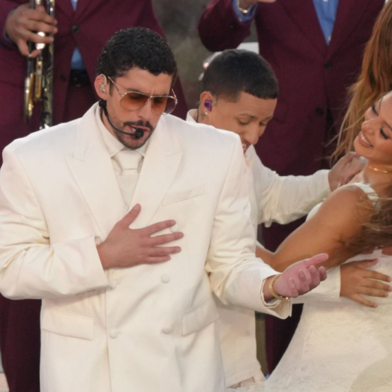 Bivše se otimaju oko njega: Ali, samo sa ovom lepoticom on ipak želi da se pomiri FOTO