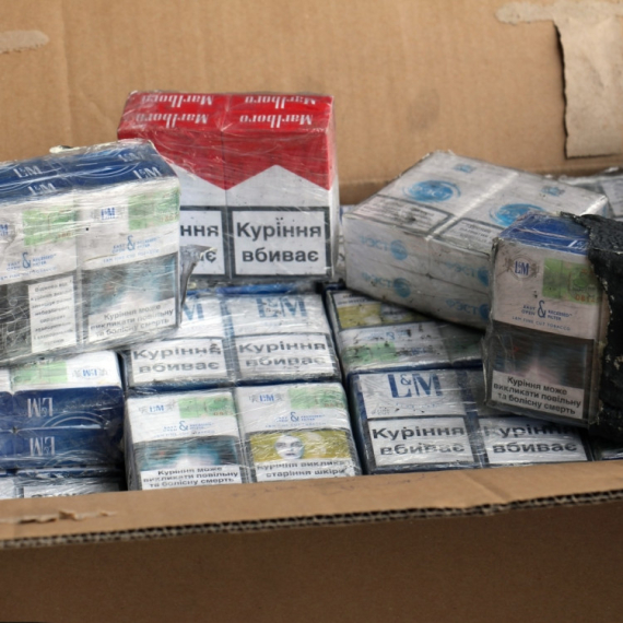 Zaplena na graničnom prelazu Šid: U autobusu pronađeno 200 boksova cigareta