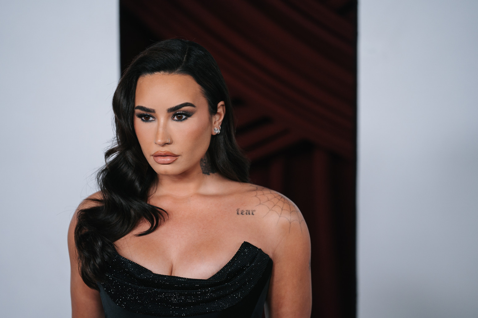Demi Lovato završila u bolnici: Oglasila se nakon uznemirujuće fotografije FOTO