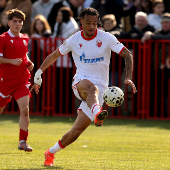 Zorica stavio na muke Zvezdu – sudija ne pokazuje na penal