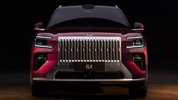 Zeekr SUV izgleda kao Rolls, ubrzava kao hiperautomobil, a i dalje koristi benzin FOTO