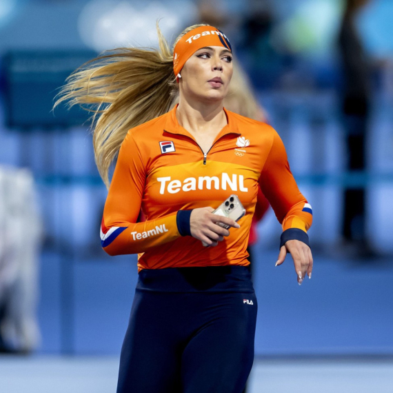 "Čelična Barbi" je glavna tema na mrežama – ne samo zbog lepote FOTO/VIDEO