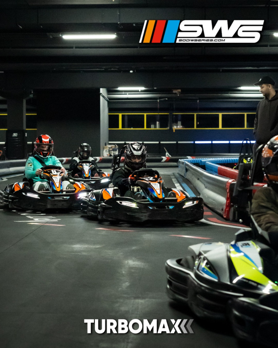 Spektakl u Turbomaxu na SWS E-Sprint večeri: Lazar Čakarević osvojio četiri zlata u Beogradu FOTO