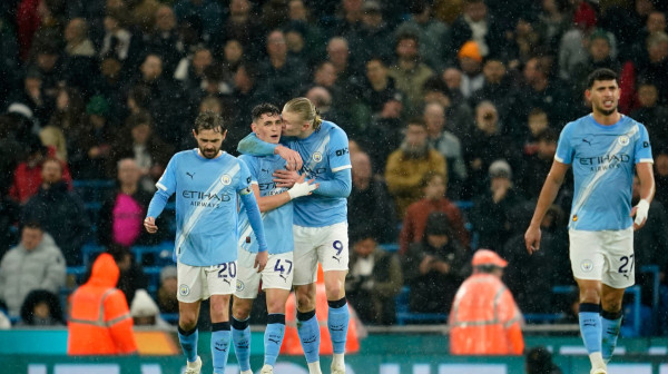 Siti sve rešio za poluvreme – Vila i Barnli slavili autogolovima