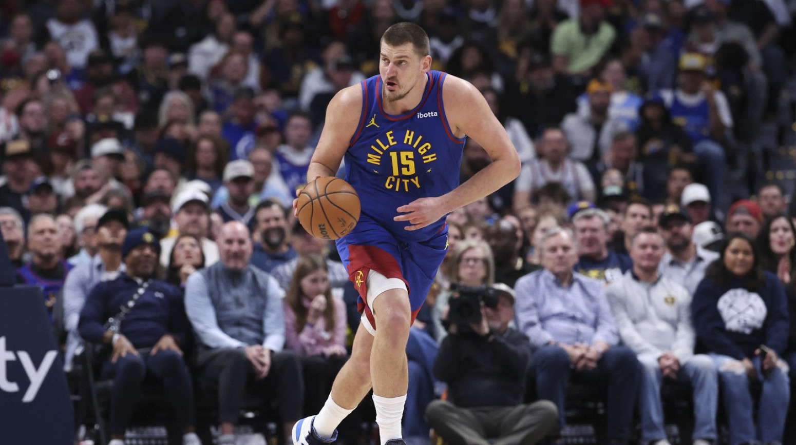 Zamalo "kvadripl-dabl" Jokića VIDEO