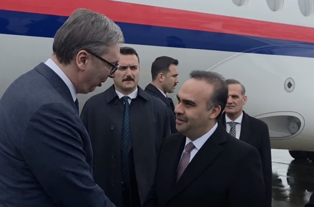 Diplomatska ofanziva: Vučić stigao u Tursku, sastaje se s Erdoganom; Svečani doček u Ankari VIDEO