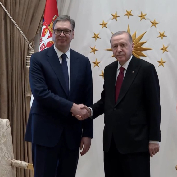Vučić u Predsedničkoj palati u Ankari: Sledi sastanak s Erdoganom VIDEO