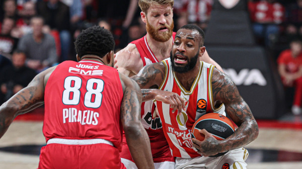 "Lob City" Oly i sudije prevelik zalogaj za Zvezdu VIDEO