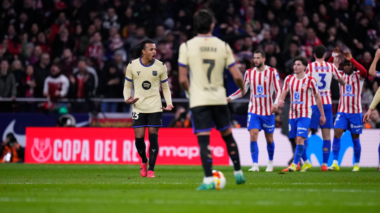 Šta se dešava u Madridu? Barsa primila četiri za poluvreme!