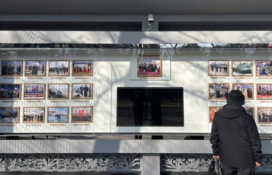 Ona je naslednica? Fotografije su objavljene – rame uz rame sa ocem FOTO