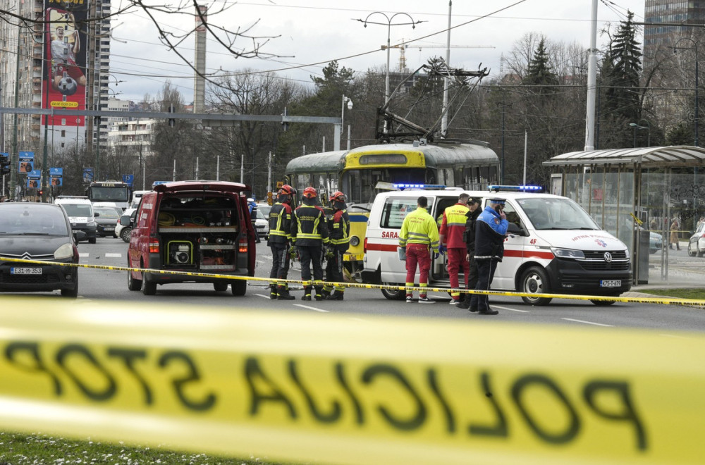 Devojka kojoj je amputirana noga nakon nesreće u Sarajevu i dalje kritično, lekari joj se bore za život VIDEO