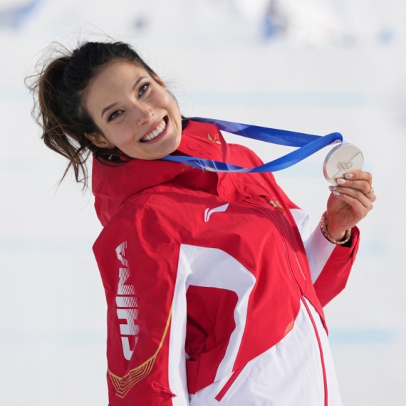 Ona je najlepša sportistkinja na ZOI: Zarađuje milione kao model, Amerikanci je ne vole FOTO