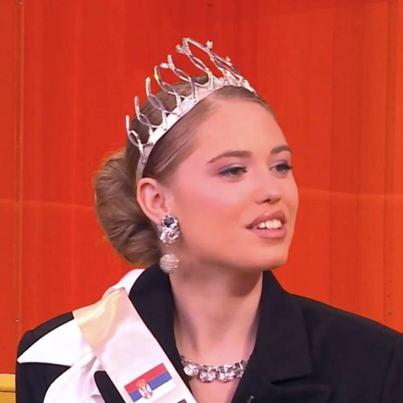 Mis Srbije Simona Manojlović: "Ljudi uvek misle da su lepe žene i glupe" VIDEO