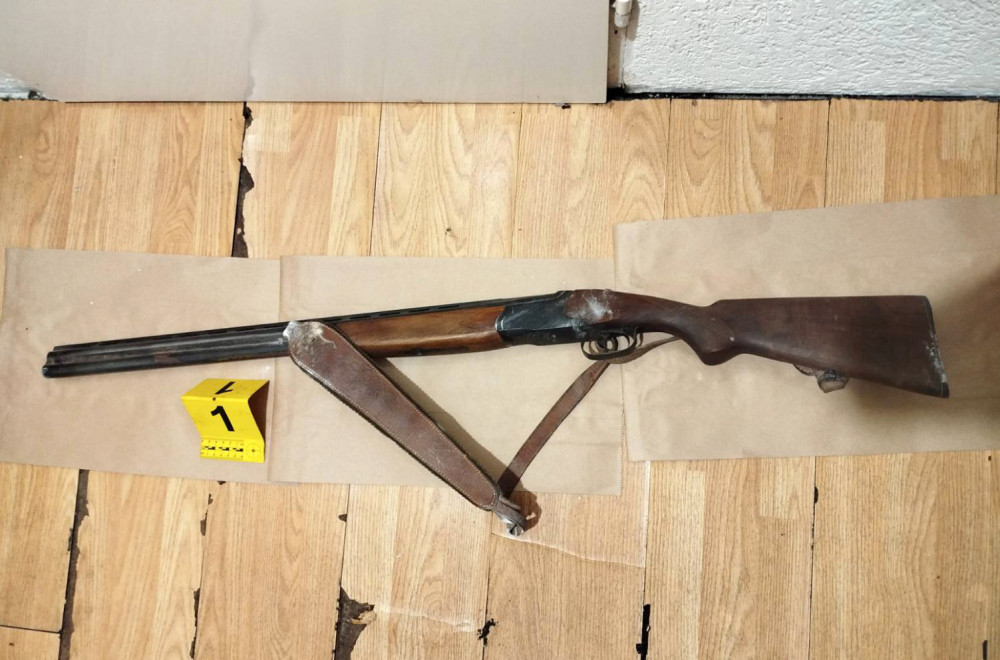 Uhapšen muškarac u Kruševcu: U kući mu pronađeno oružje i ručna bomba FOTO