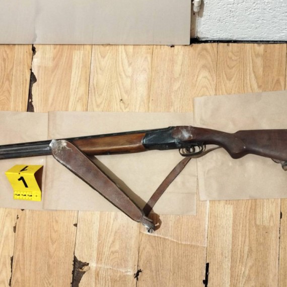 Uhapšen muškarac u Kruševcu: U kući mu pronađeno oružje i ručna bomba