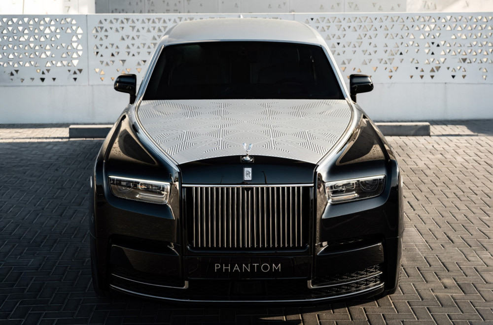 Jedan jedini primerak: Rolls-Royce ukrašen arapskim motivima FOTO