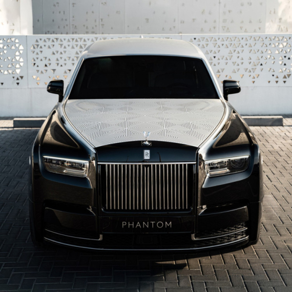 Jedan jedini primerak: Rolls-Royce ukrašen arapskim motivima FOTO